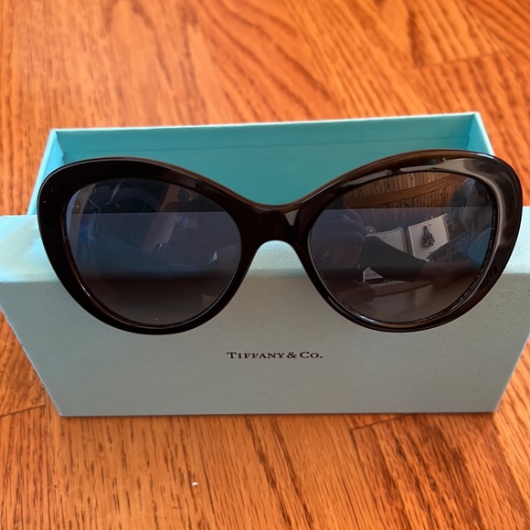 Tiffany & Co. Black sunglasses and case - Picture 2 of 7